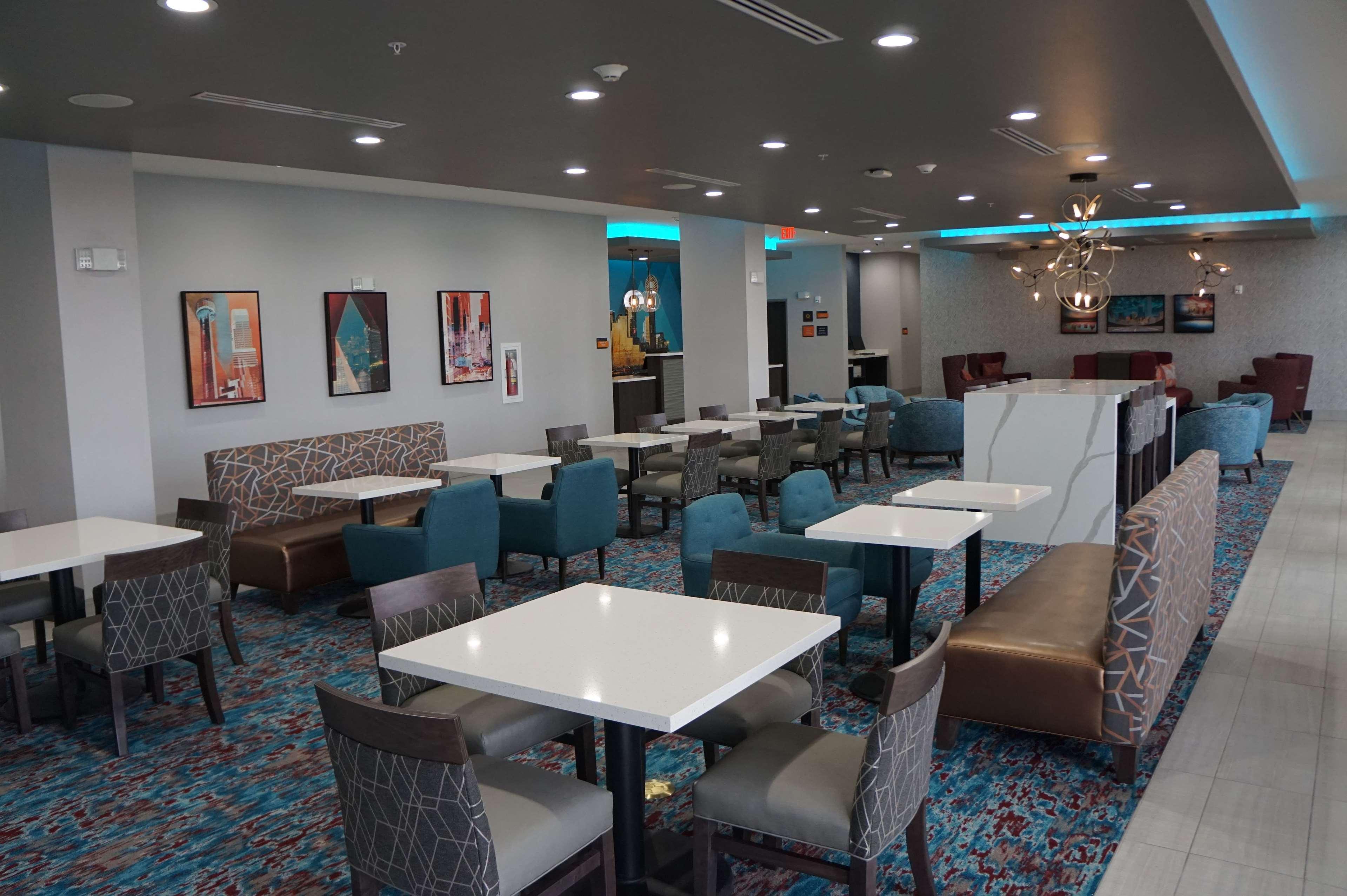 La Quinta Inn & Suites Dfw West-Glade-Parks Euless Exterior photo