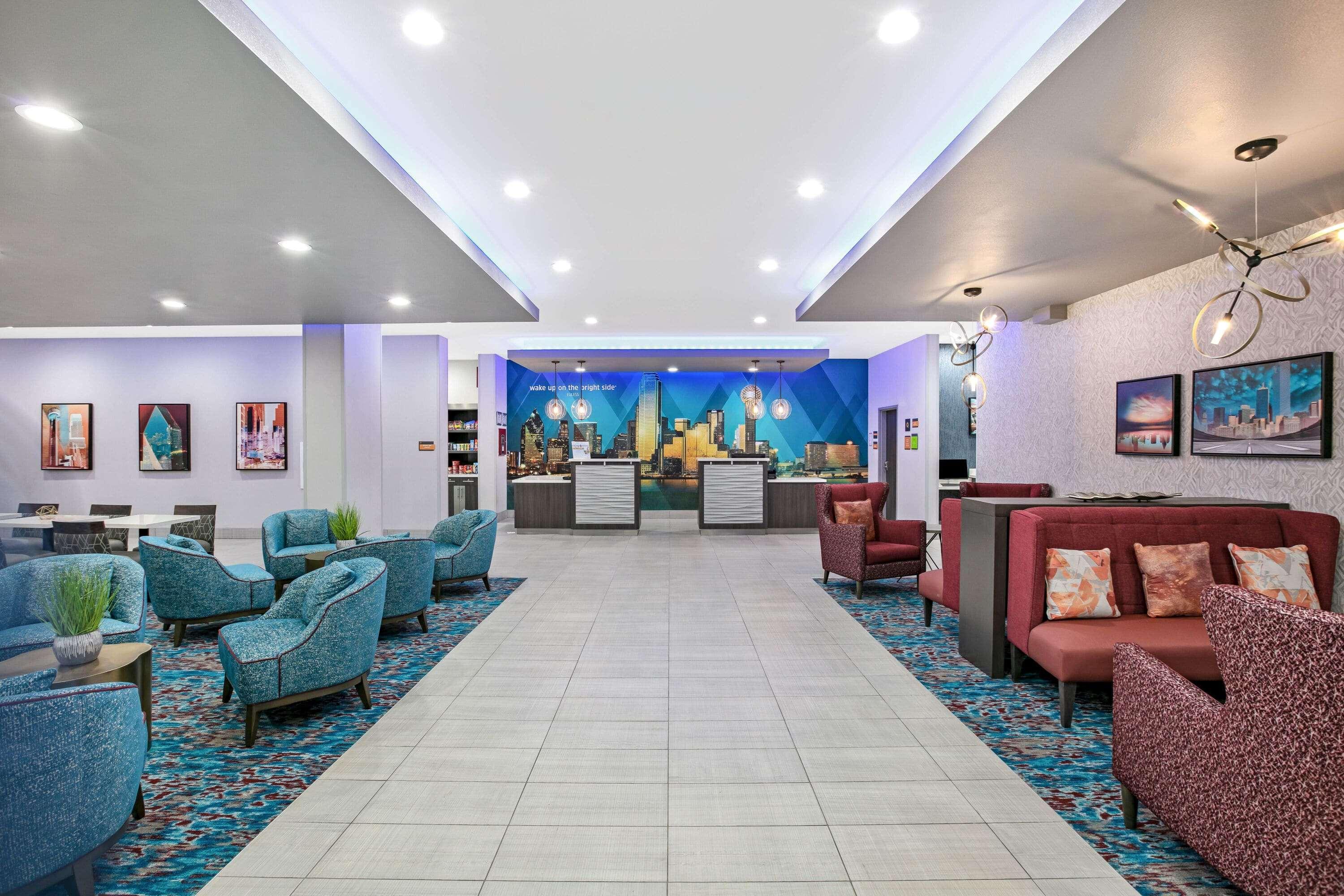 La Quinta Inn & Suites Dfw West-Glade-Parks Euless Exterior photo